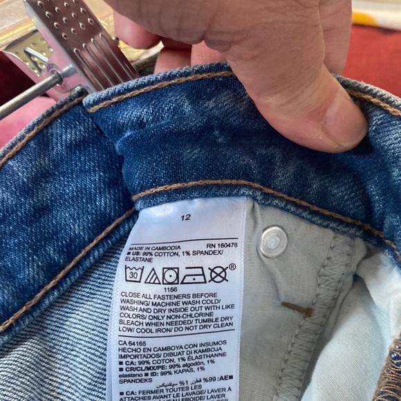 Old navy stressed jean skirt nwot size 12 - Picture 3 of 4